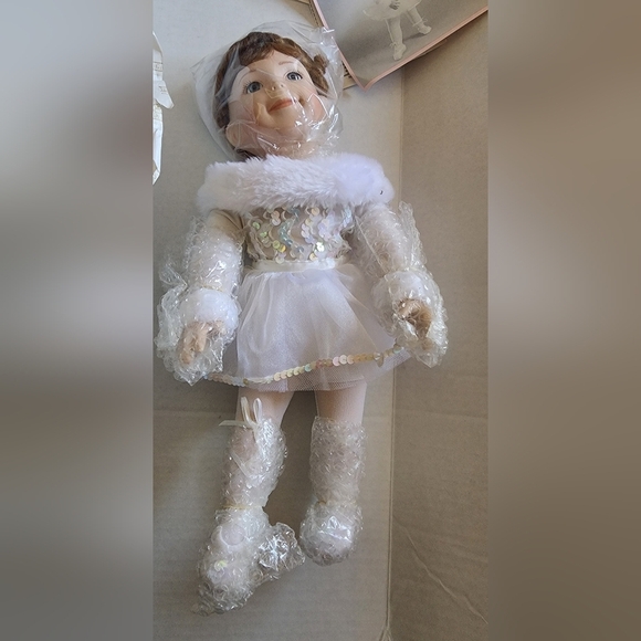 NWT ASHTON-DRAKE GALLERIES My Little Ballerina - Picture 2 of 7